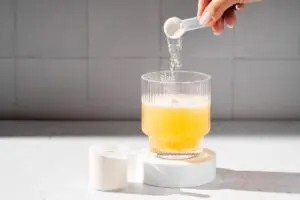 o-jakiej-porze-pic-kolagen-sprawdz-porady-este-synergy